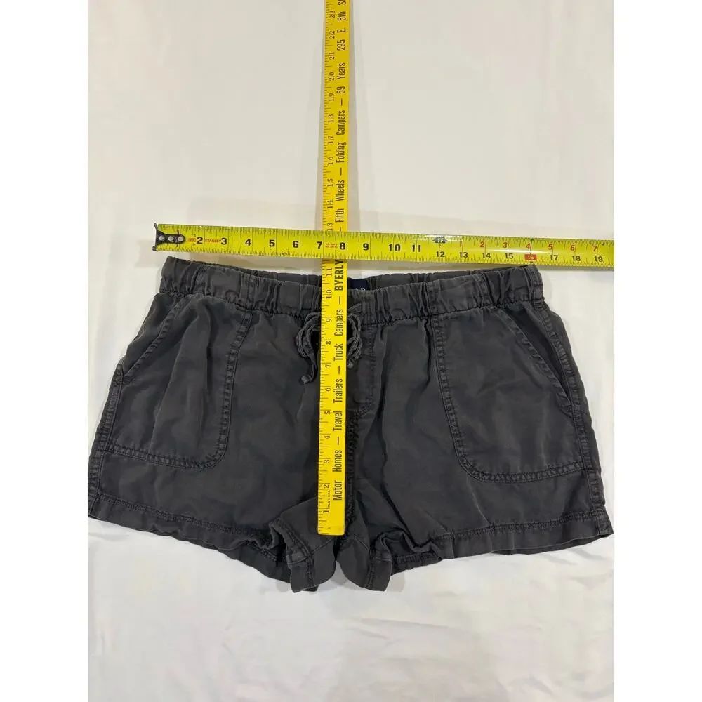 Gap shorts size